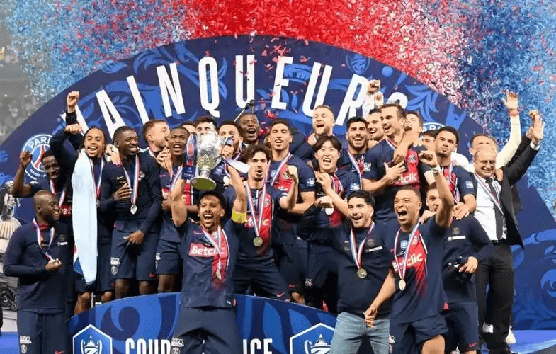 包含清晨勒沃库森备战法国杯；造点机会细节曝光；媒体盛赞；控场能力受关注的词条-九游娱乐APP